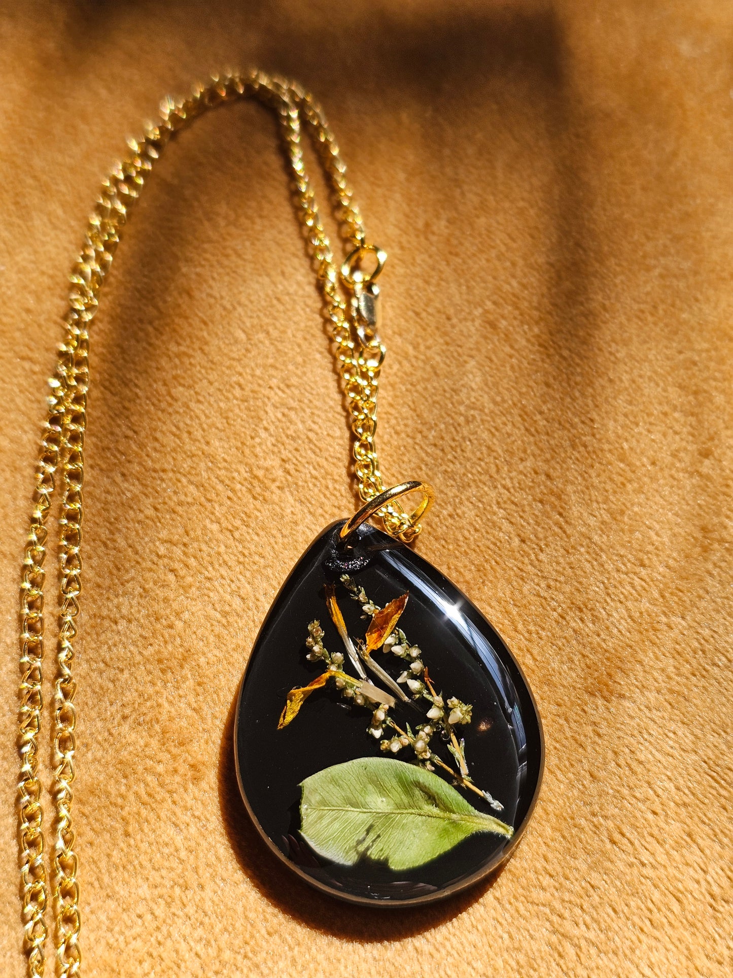 Marigold drop pendant
