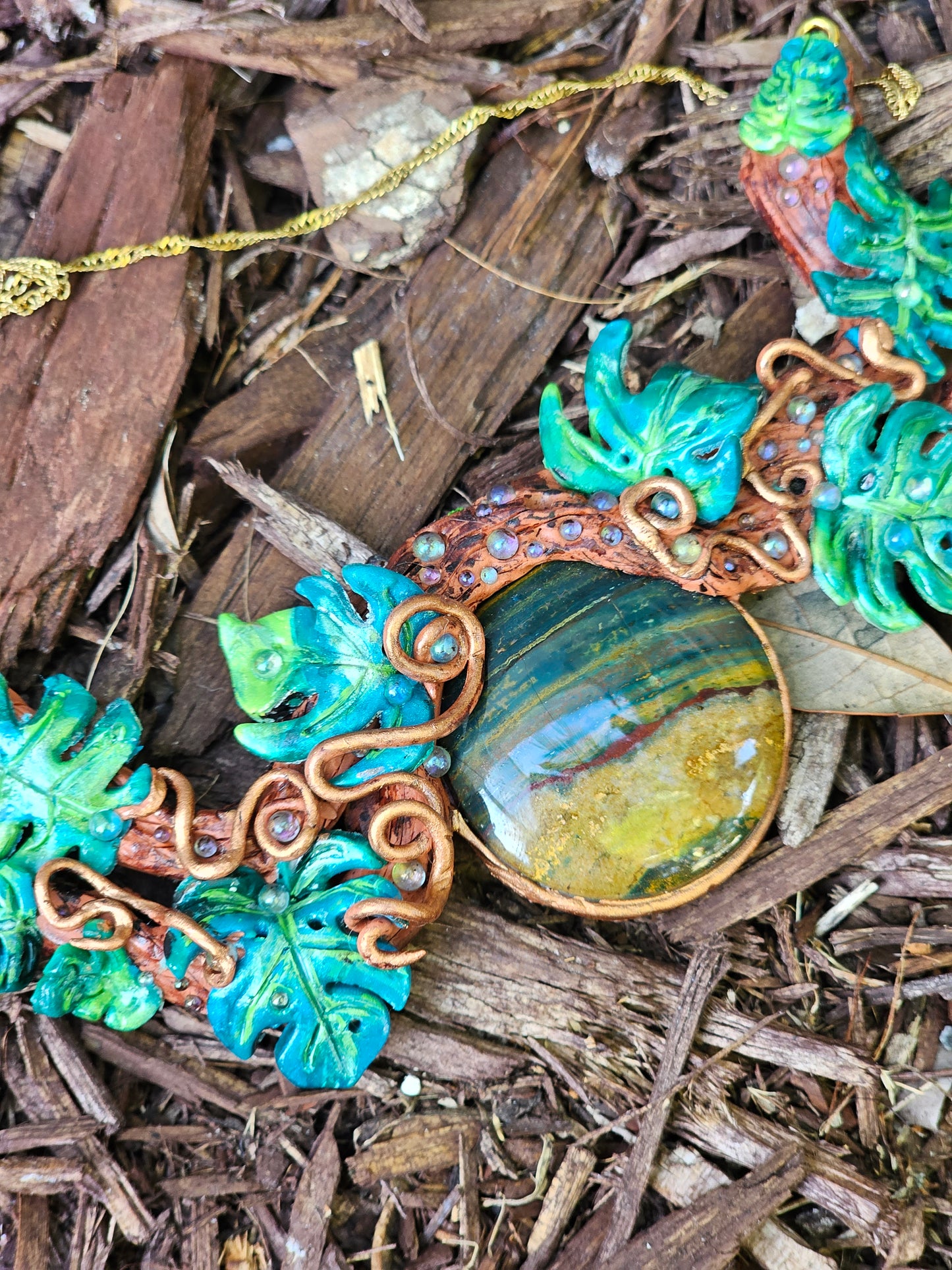 Monstera Necklace