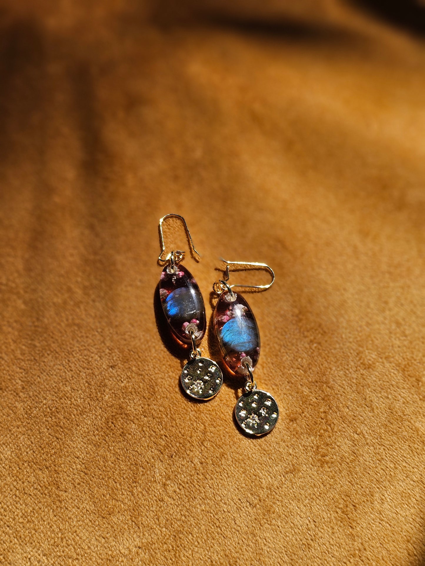 Pink Ozothamnus and forest Heather labradorite drops