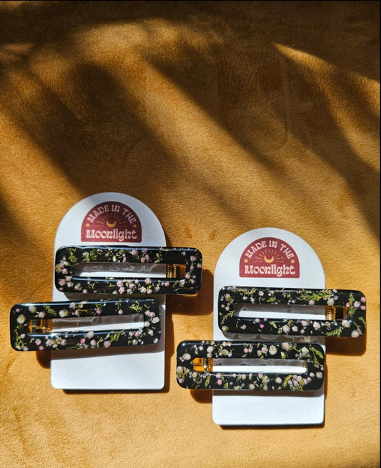 Dried forest heather and ozothamnus clip set