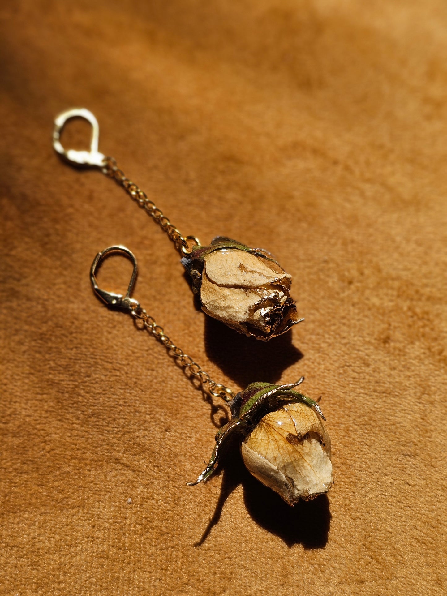 Hanging rose drops