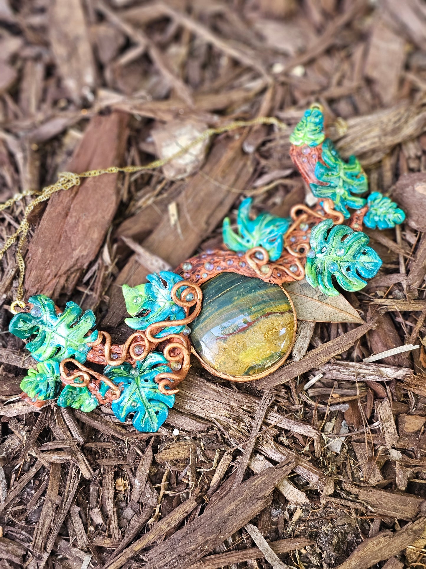 Monstera Necklace