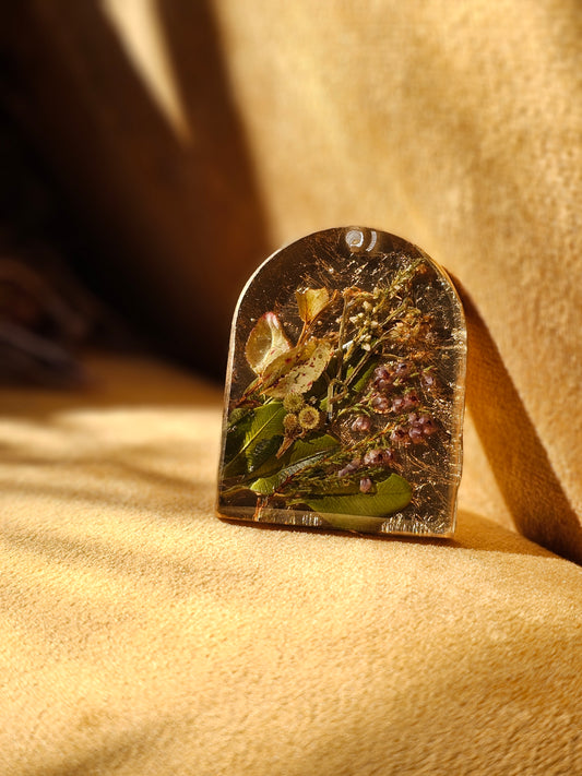 Forest heather clip