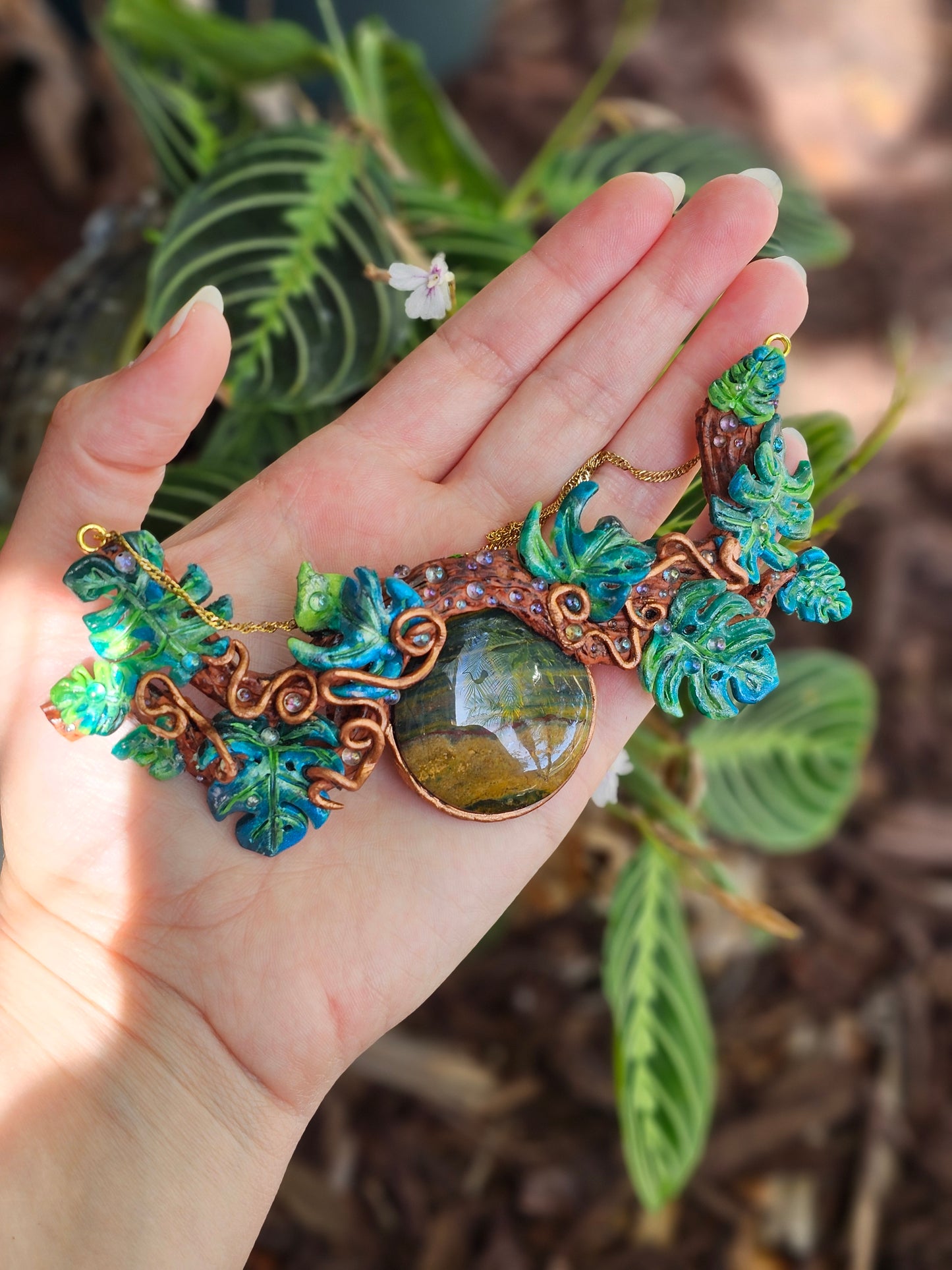 Monstera Necklace