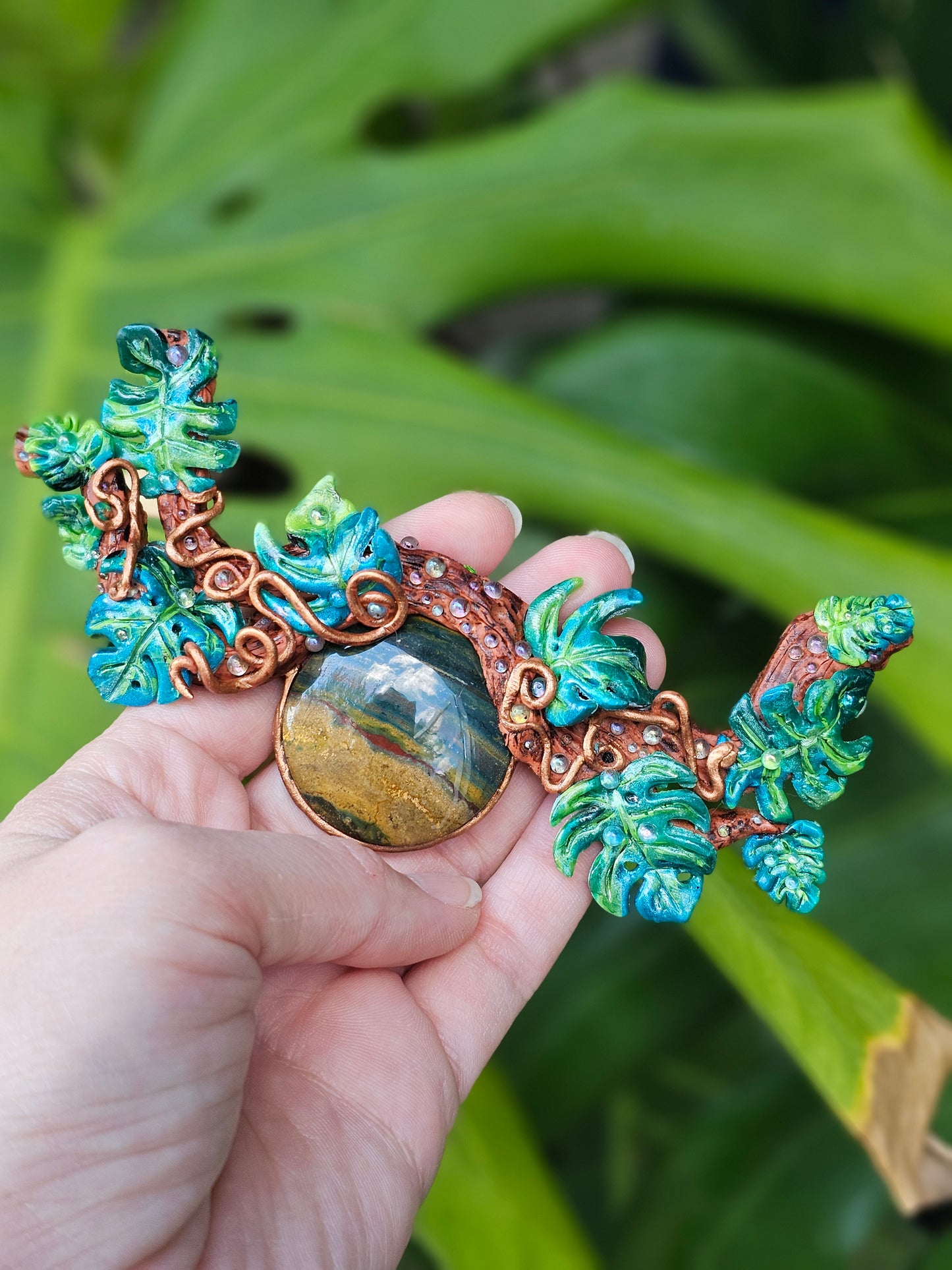 Monstera Necklace